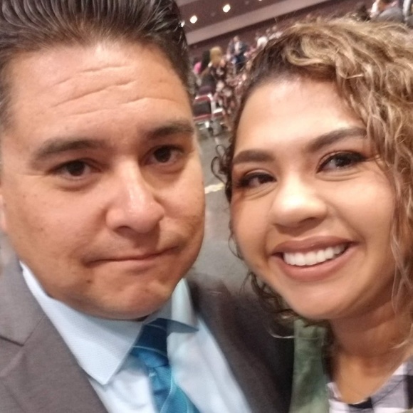 Meet your Posher, Cristina - Picture 2 of 2